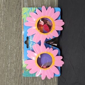 Funky pink daisy sunglasses